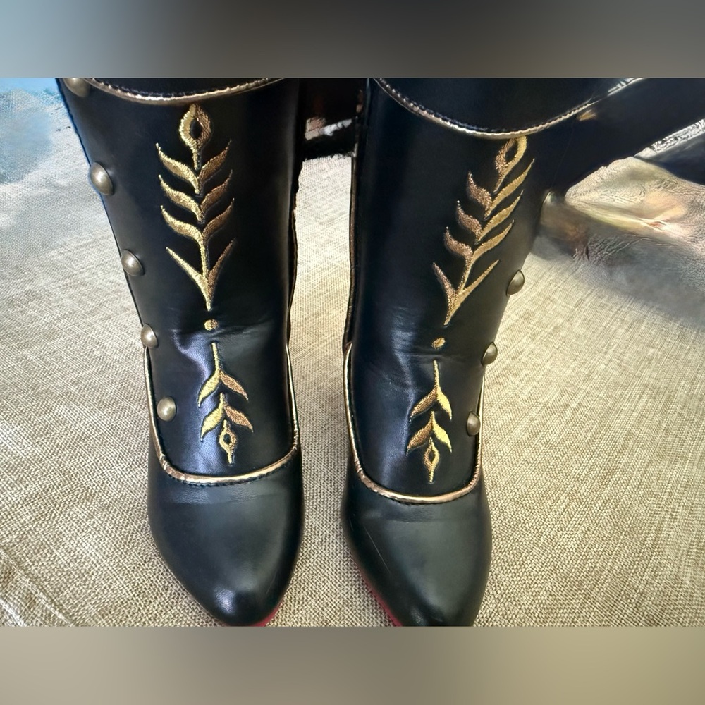 Frozen Anna Black and Gold Embroidered toddlers Boots
